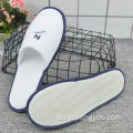 Neues Design billiger Slipper mit benutzerdefiniertem Logo